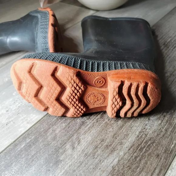 Kids Galoshes Rubber Waterproof Rain Chore Boots Size 6 Little Kid EUC - Picture 2 of 16